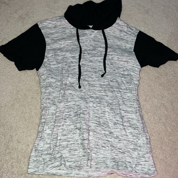 Selling a bundle of clothes, feel free to choose which match your interest - Picture 12 of 12